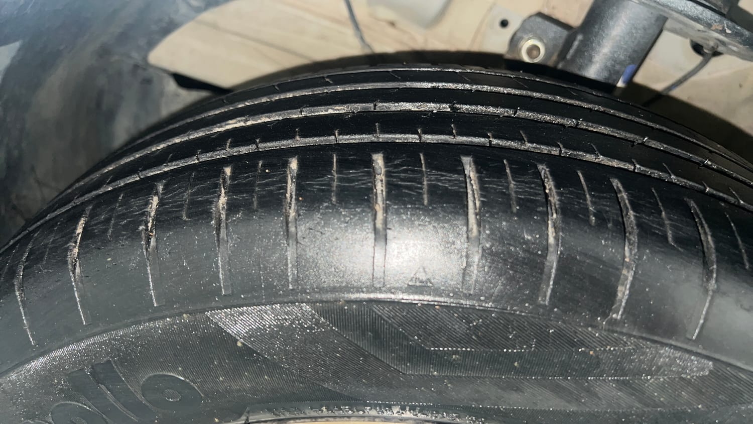Used 2022 Maruti Suzuki Dzire ZXi Plus Petrol Manual tyres LEFT FRONT TYRE TREAD VIEW