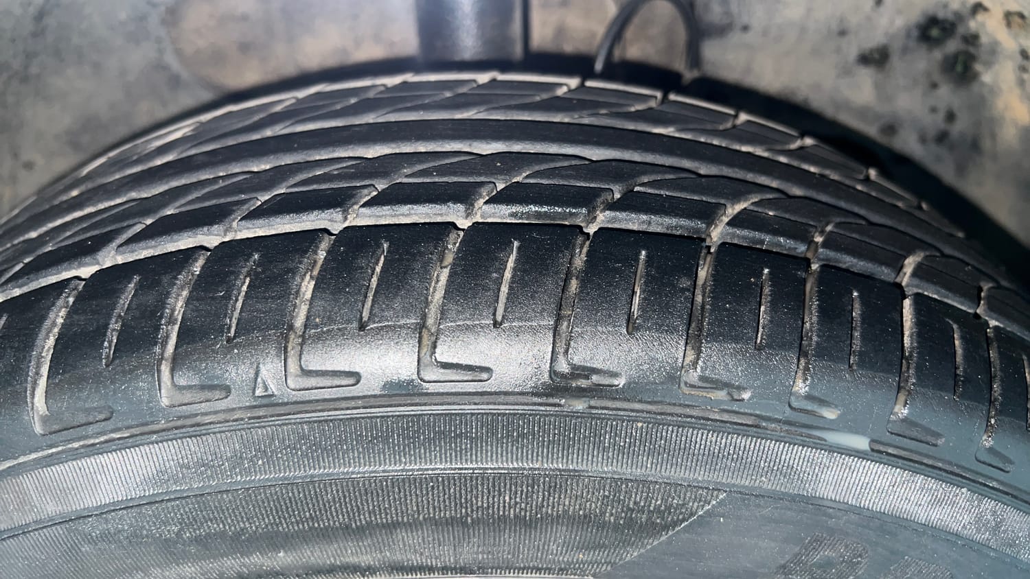 Used 2019 Tata Tiago Revotron XZA Petrol Automatic tyres RIGHT FRONT TYRE TREAD VIEW