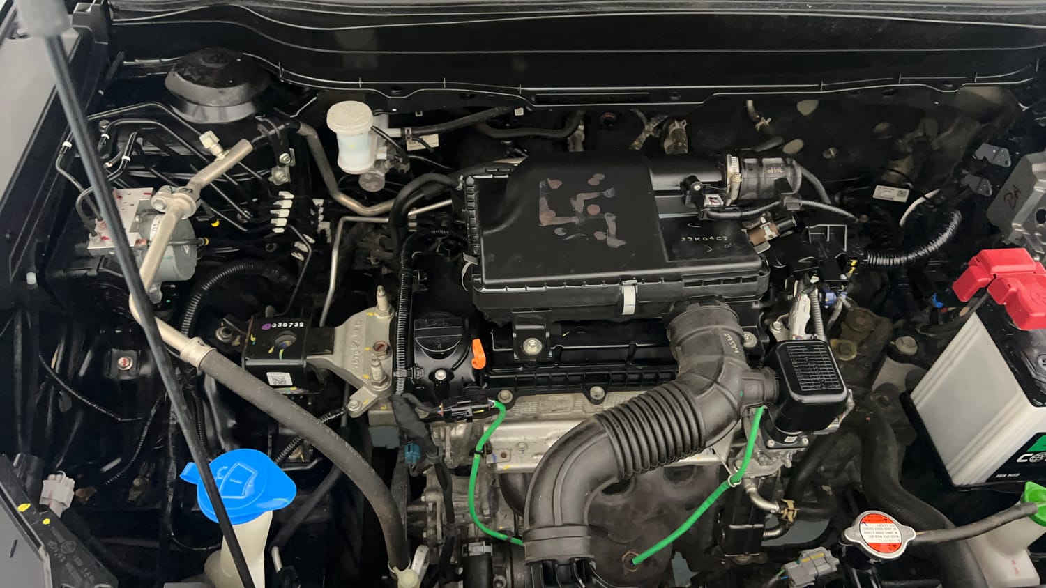 Used 2023 Maruti Suzuki Grand Vitara Zeta Smart Hybrid Petrol Manual engine ENGINE RIGHT SIDE VIEW