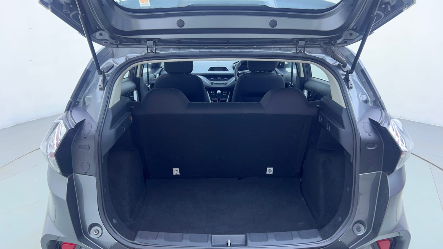 Used 2021 Tata Nexon XM Petrol Manual interior DICKY INSIDE VIEW