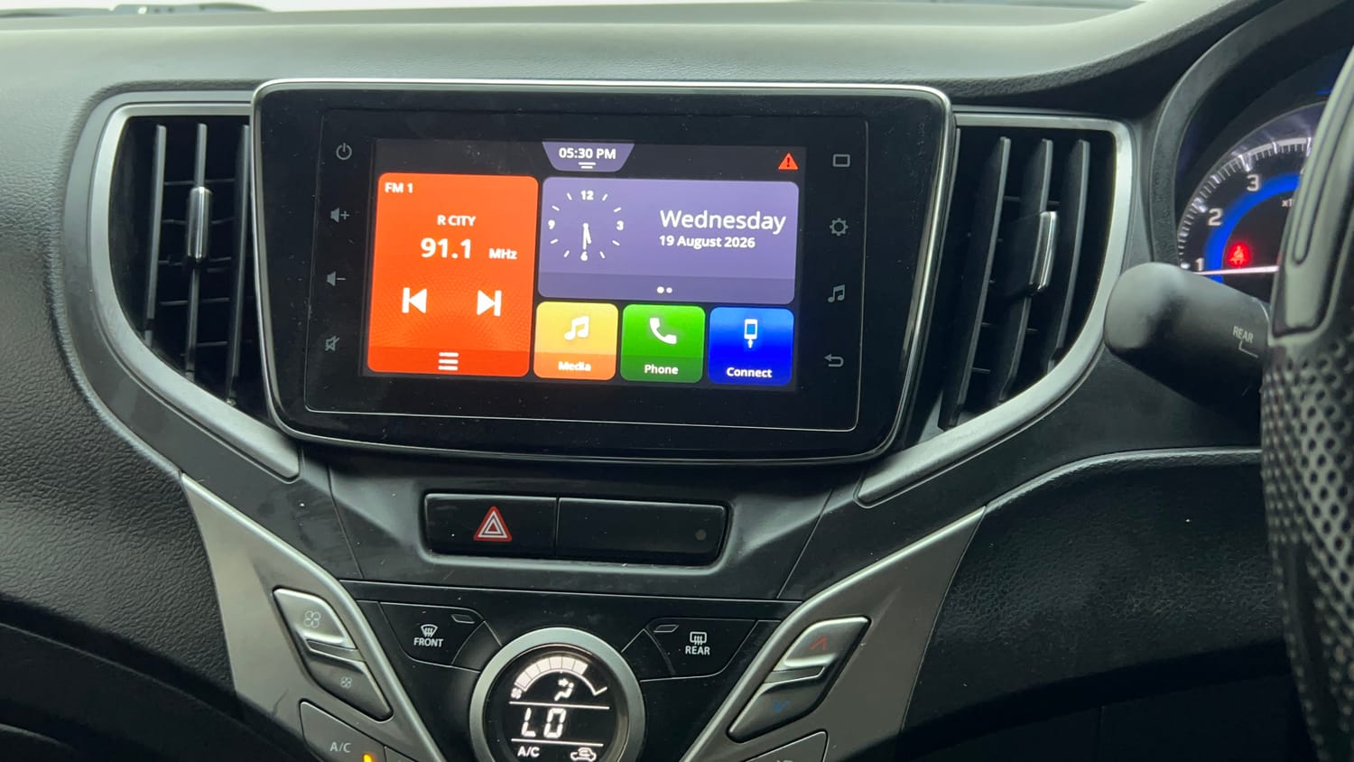 Used 2019 Maruti Suzuki Baleno Zeta Petrol Manual top_features Touch screen infotainment system