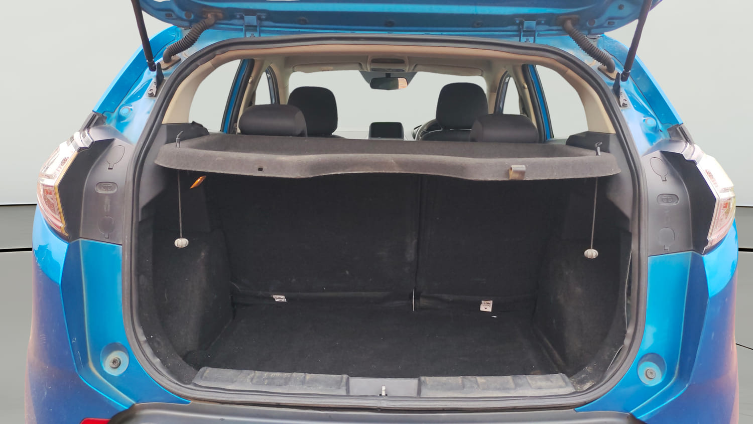 Used 2017 Tata Nexon XZ Plus Diesel Diesel Manual interior DICKY INSIDE VIEW