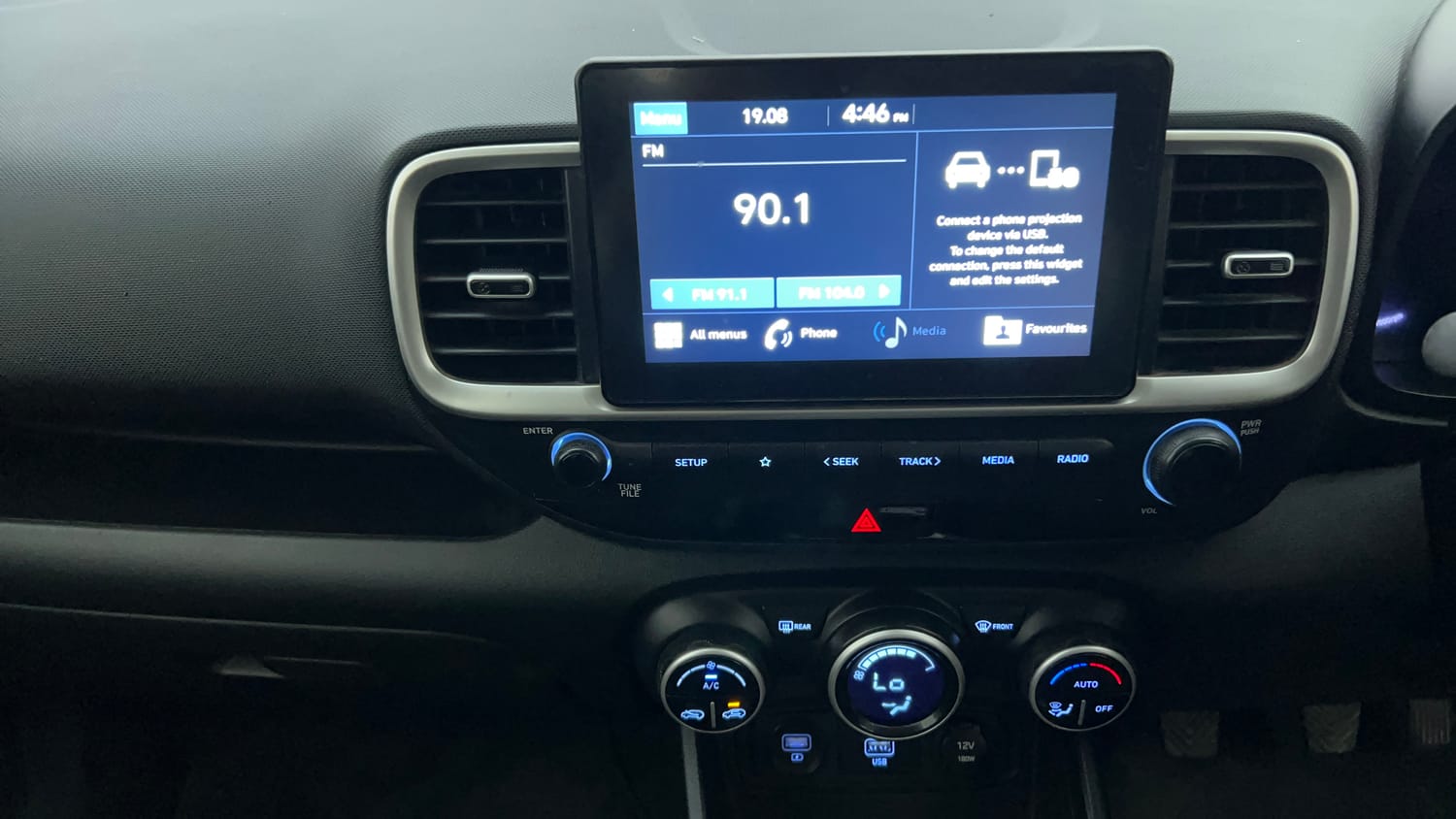 Used 2019 hyundai Venue SX 1.0 Turbo Petrol Petrol Manual interior MUSIC SYSTEM & AC CONTROL VIEW