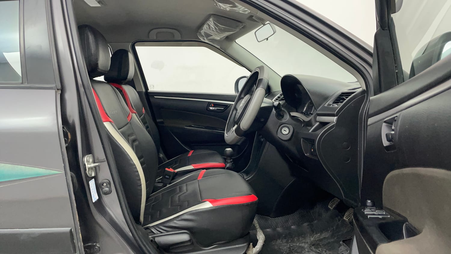 Used 2016 Maruti Suzuki Swift VDi (O) Diesel Manual interior RIGHT SIDE FRONT DOOR CABIN VIEW