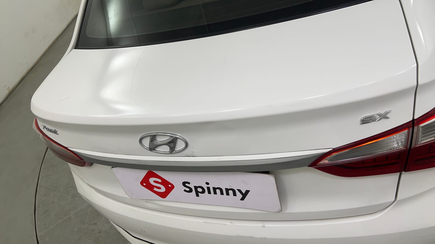 Used 2018 Hyundai Xcent SX 1.1 CRDi Diesel Manual dents MINOR SCRATCH
