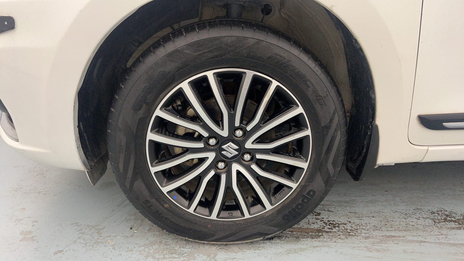 Used 2022 Maruti Suzuki Dzire ZXi Plus Petrol Manual tyres LEFT FRONT TYRE RIM VIEW