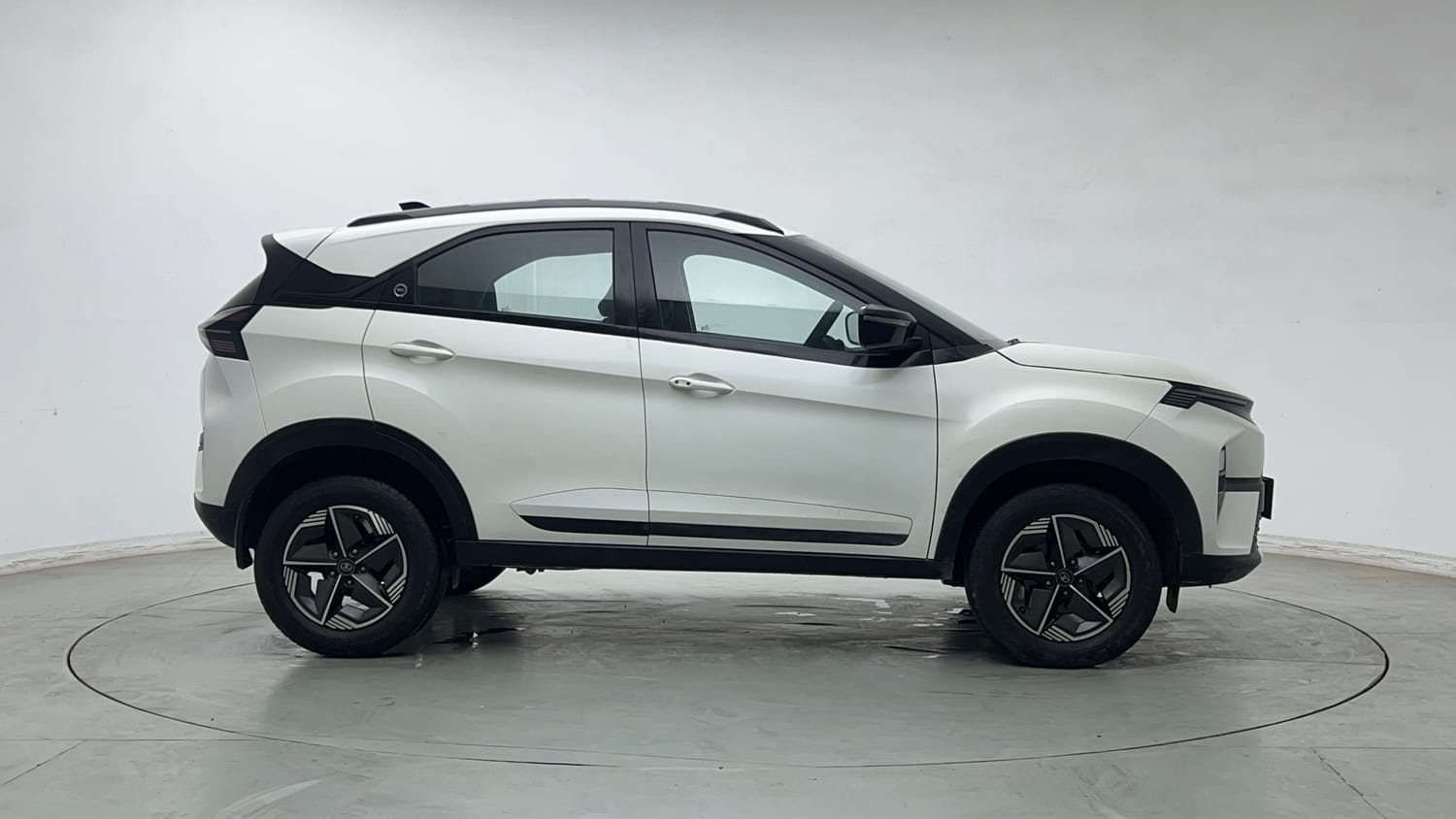 Used 2023 Tata Nexon Creative 1.2 Revotron Petrol 6MT Petrol Manual exterior RIGHT SIDE VIEW