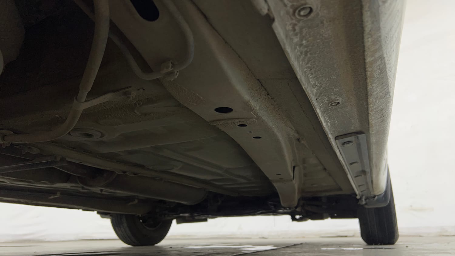 Used 2017 Maruti Suzuki Dzire VXi Petrol Manual extra REAR RIGHT UNDERBODY VIEW