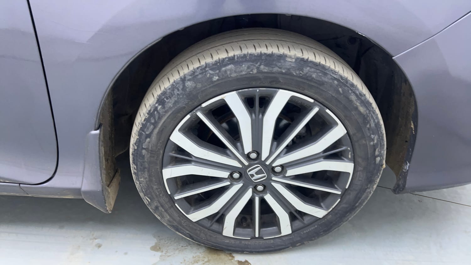 Used 2017 Honda City ZX Diesel Diesel Manual tyres RIGHT FRONT TYRE RIM VIEW