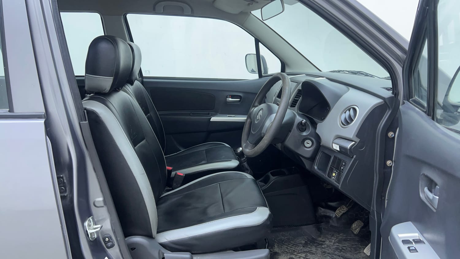 Used 2013 Maruti Suzuki Wagon R 1.0 LXI CNG (outside fitted) Cng Manual interior RIGHT SIDE FRONT DOOR CABIN VIEW