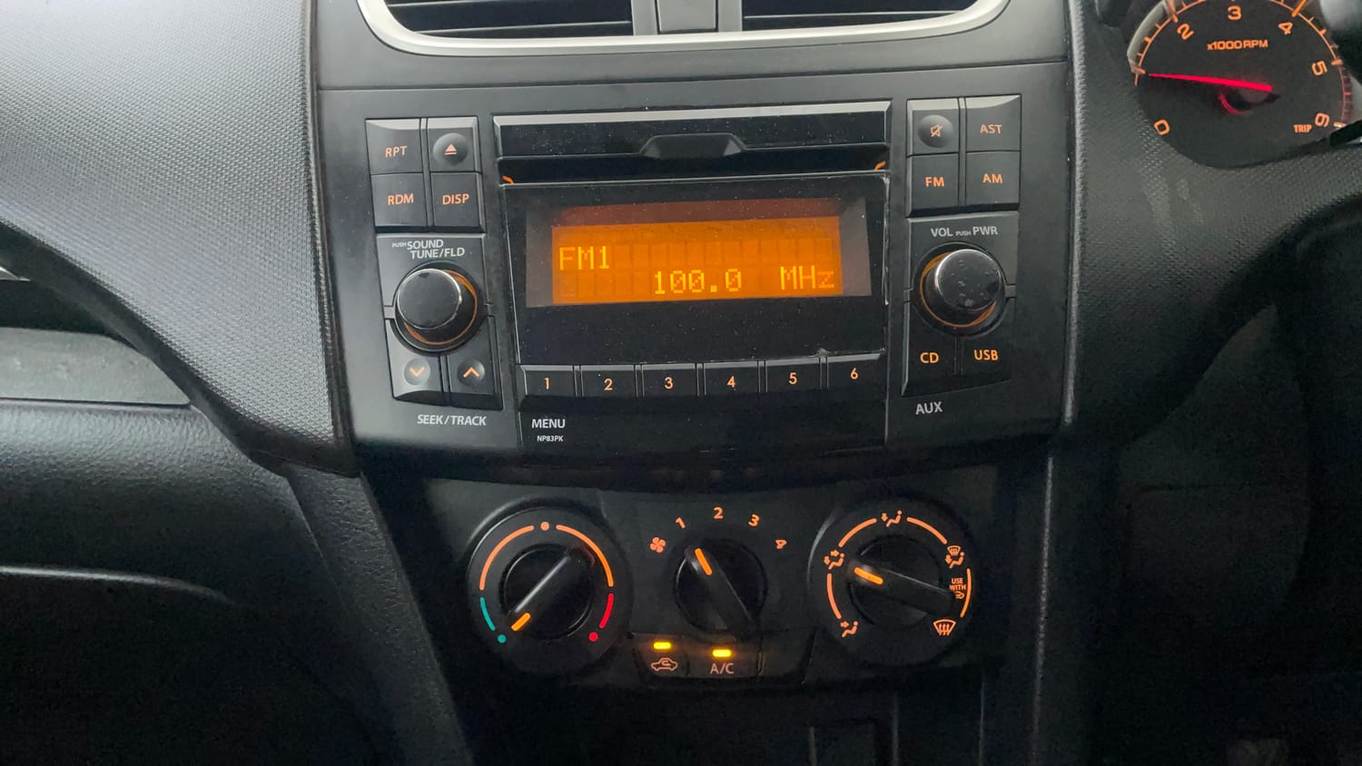 Used 2016 Maruti Suzuki Swift VDi (O) Diesel Manual interior MUSIC SYSTEM & AC CONTROL VIEW
