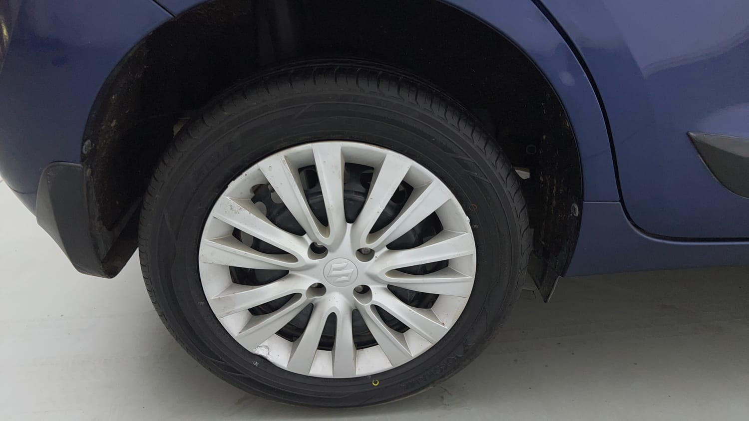 Used 2021 Maruti Suzuki Baleno Delta Petrol+CNG (Outside Fitted) Cng Manual tyres RIGHT REAR TYRE RIM VIEW