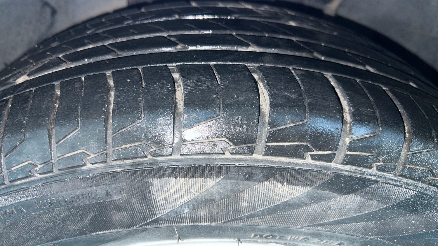 Used 2018 Ford EcoSport Titanium + 1.5L Ti-VCT Petrol Manual tyres LEFT FRONT TYRE TREAD VIEW