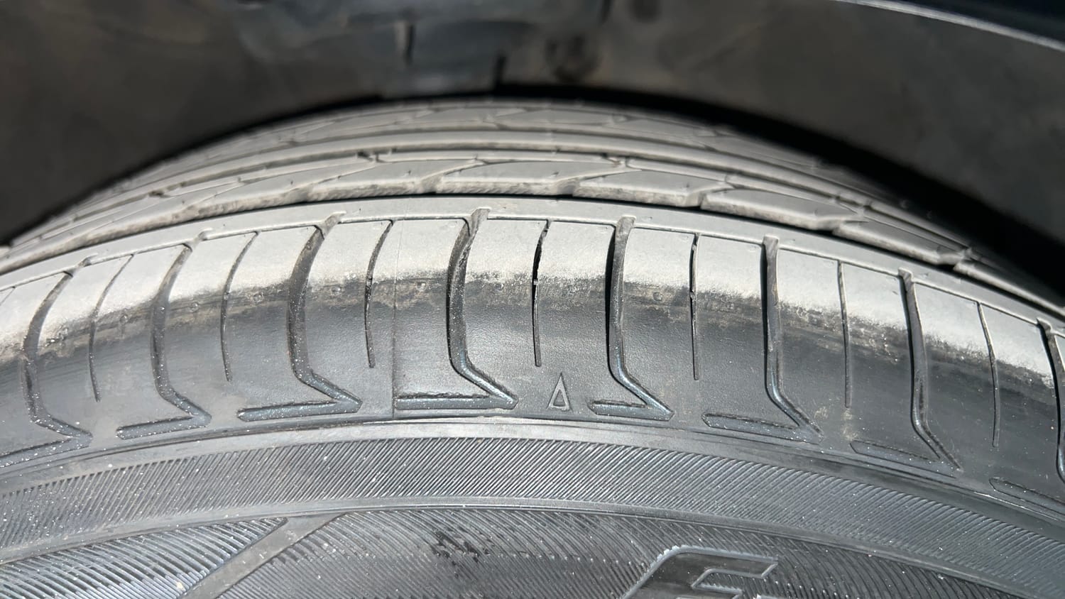 Used 2016 Hyundai Verna 1.6 VTVT S AT Petrol Automatic tyres RIGHT FRONT TYRE TREAD VIEW