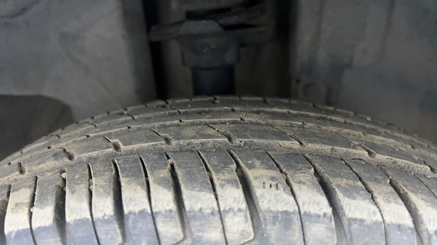 Used 2018 Renault Kwid CLIMBER 1.0 AMT Petrol Automatic tyres RIGHT FRONT TYRE TREAD VIEW