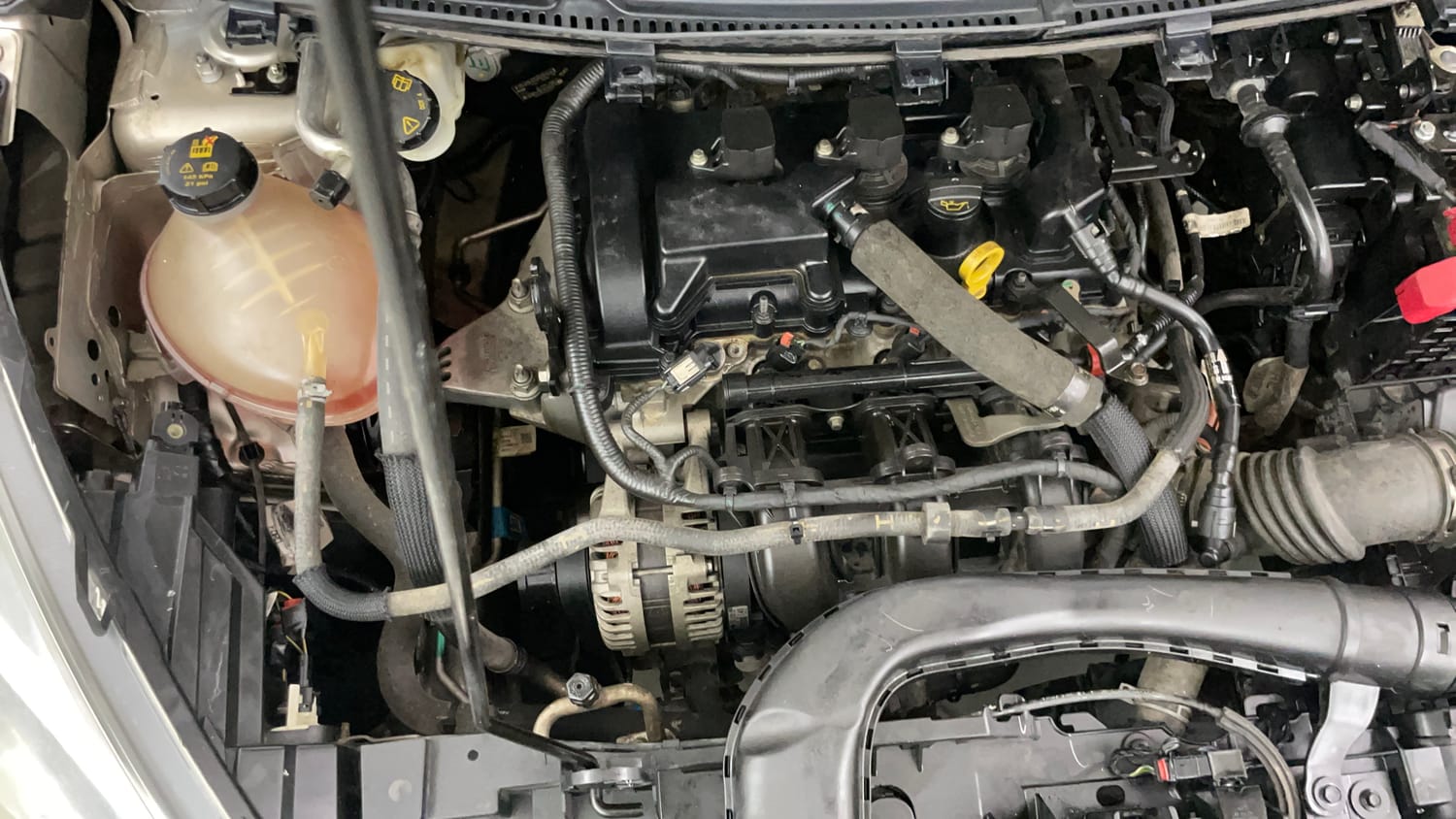 Used 2018 Ford Freestyle Titanium 1.2 Ti-VCT Petrol Manual engine ENGINE RIGHT SIDE VIEW