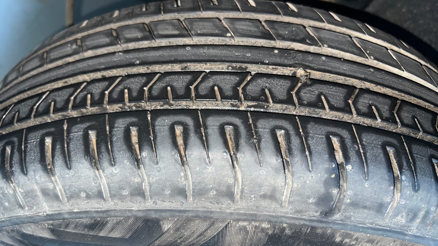 Used 2025 Hyundai Venue S Plus 1.2 Petrol MT Petrol Manual tyres RIGHT REAR TYRE TREAD VIEW