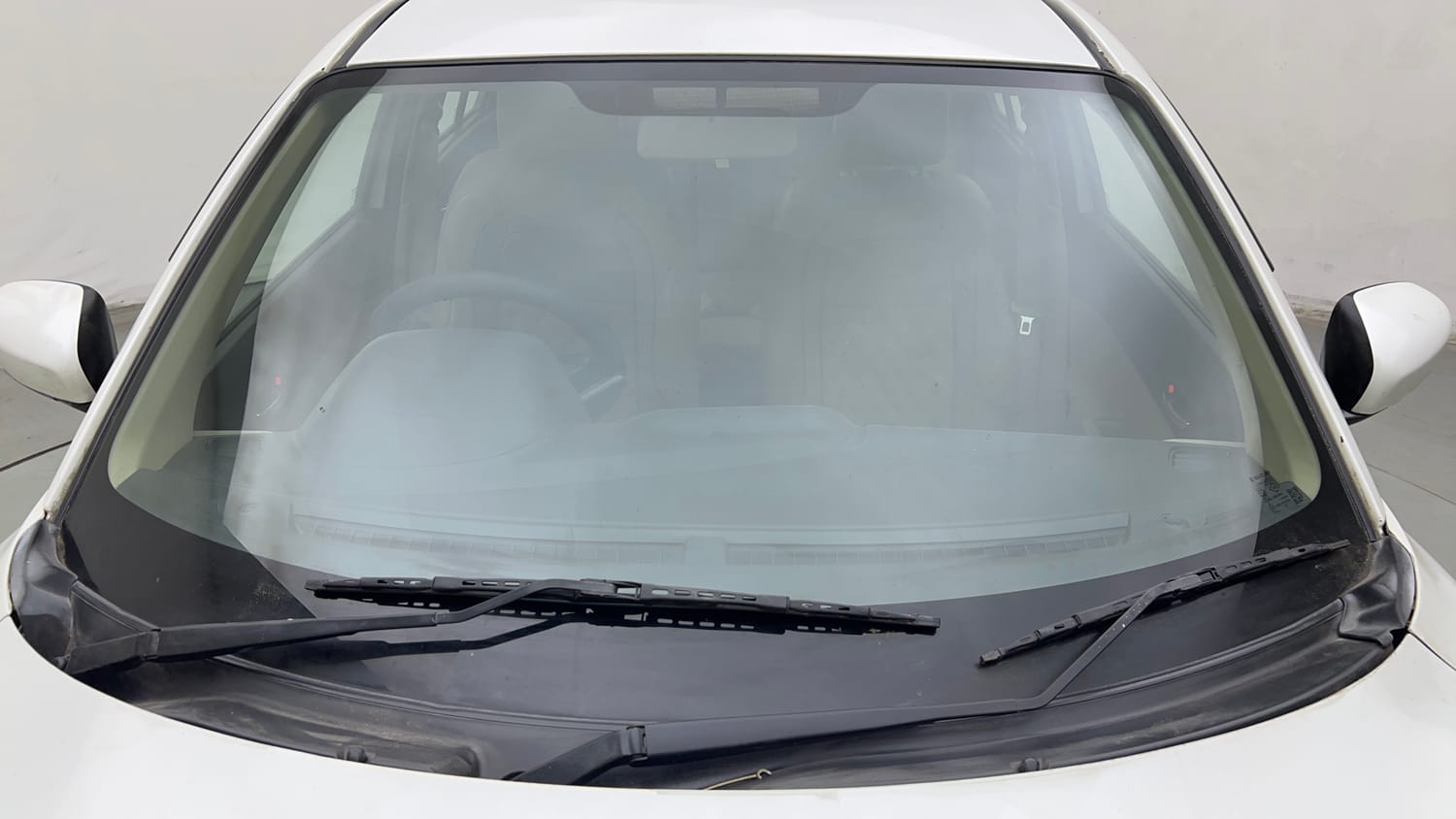 Used 2017 Maruti Suzuki Dzire VXi Petrol Manual exterior FRONT WINDSHIELD VIEW