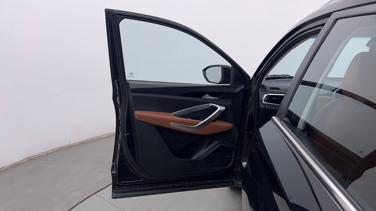 Used 2022 MG Motors Hector Plus Sharp 1.5 Petrol Turbo CVT 6-STR Petrol Automatic interior LEFT FRONT DOOR OPEN VIEW