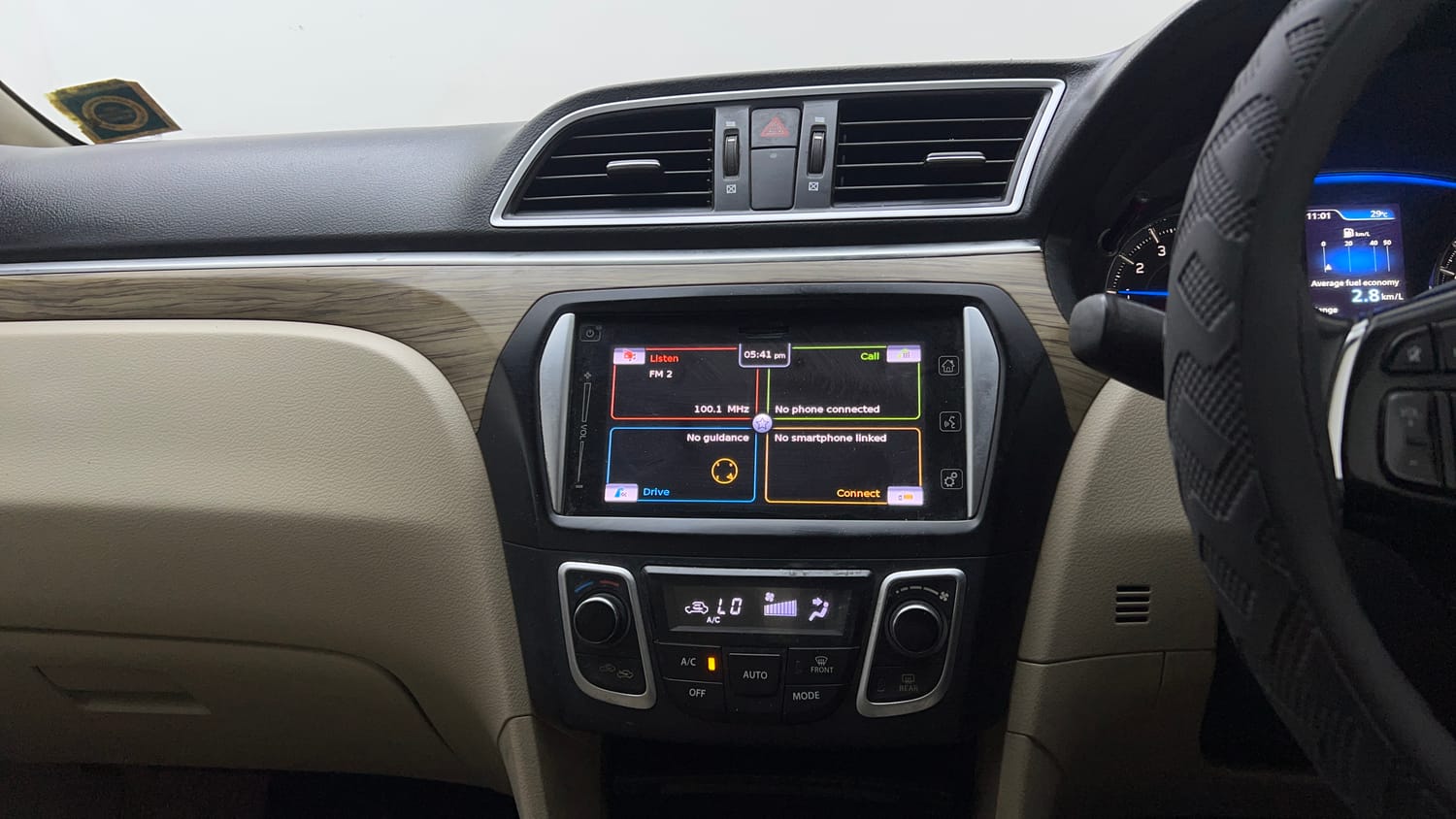 Used 2020 Maruti Suzuki Ciaz Alpha 1.5 AT Petrol Automatic top_features Integrated (in-dash) music system