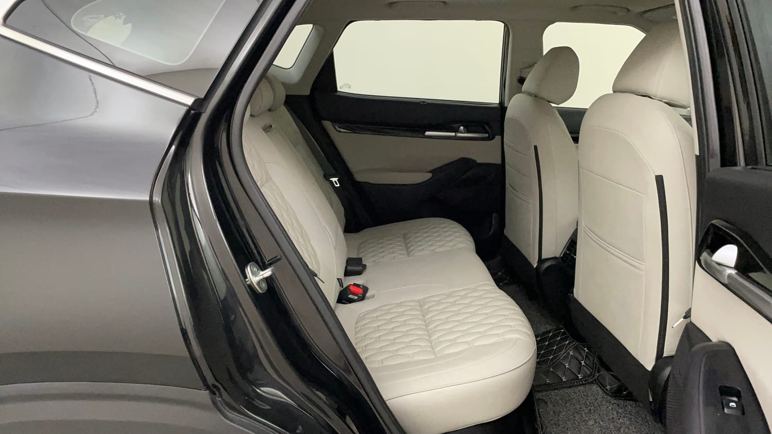 Used 2023 Kia Seltos HTX 1.5 Petrol Manual interior RIGHT SIDE REAR DOOR CABIN VIEW