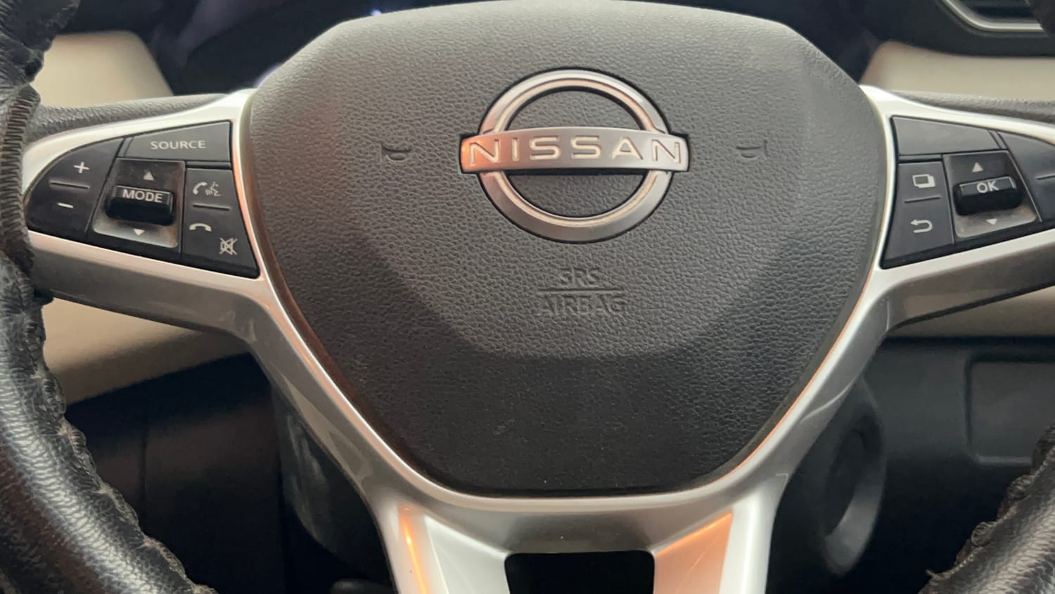 Used 2021 Nissan Magnite XV Petrol Manual top_features Airbags