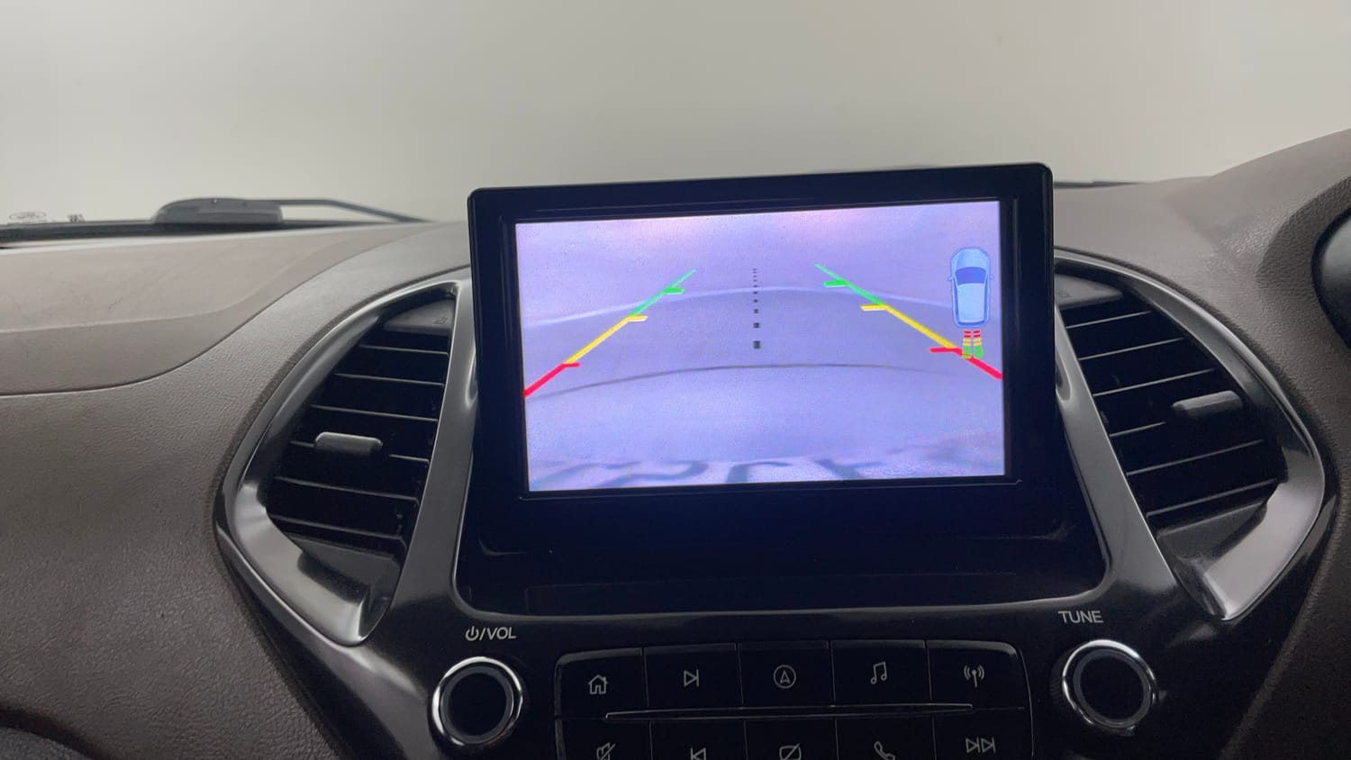 Used 2018 Ford Freestyle Titanium 1.2 Ti-VCT Petrol Manual top_features Rear camera