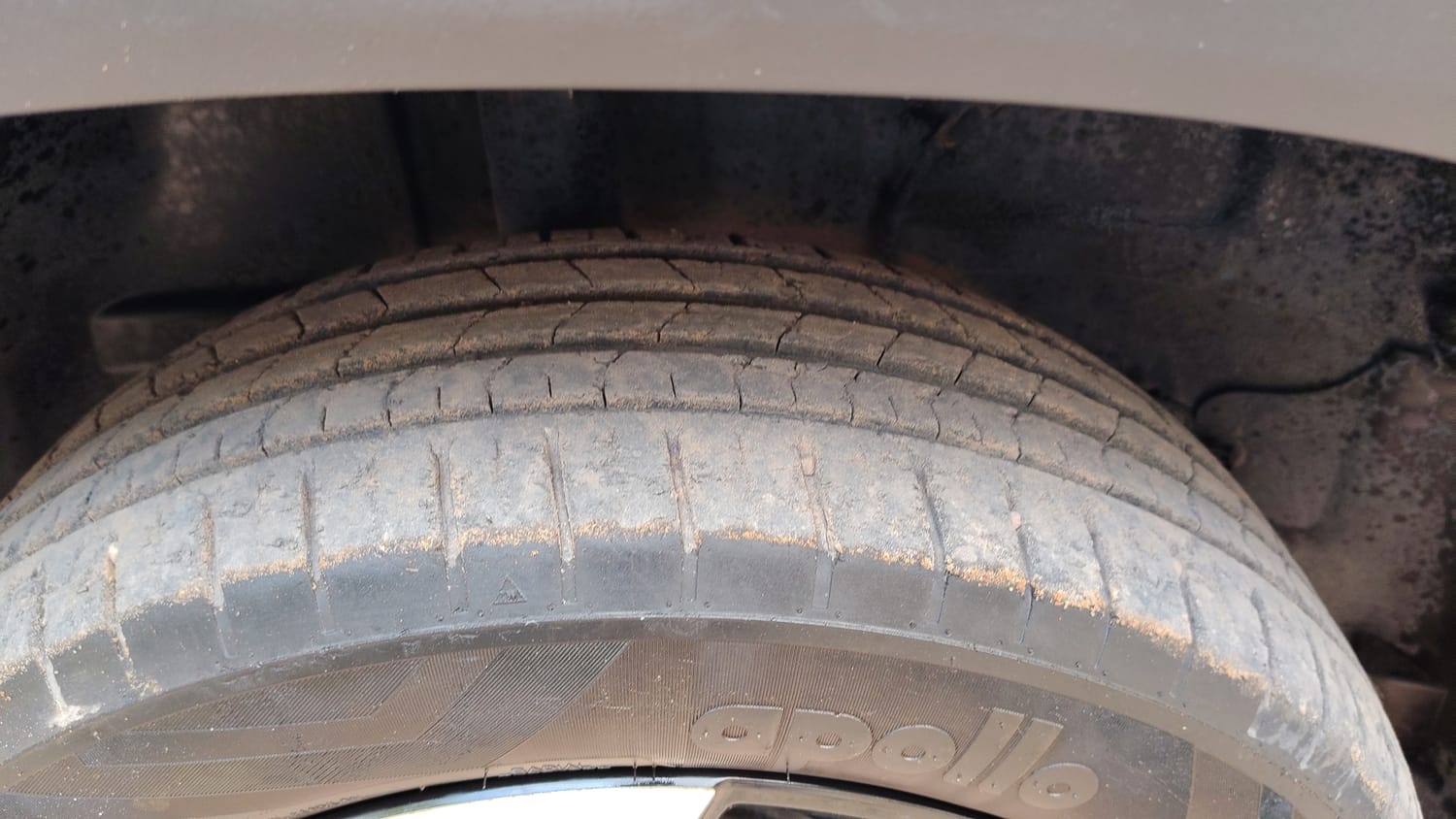 Used 2025 Tata Punch Creative Dual Tone Petrol Manual tyres RIGHT REAR TYRE TREAD VIEW