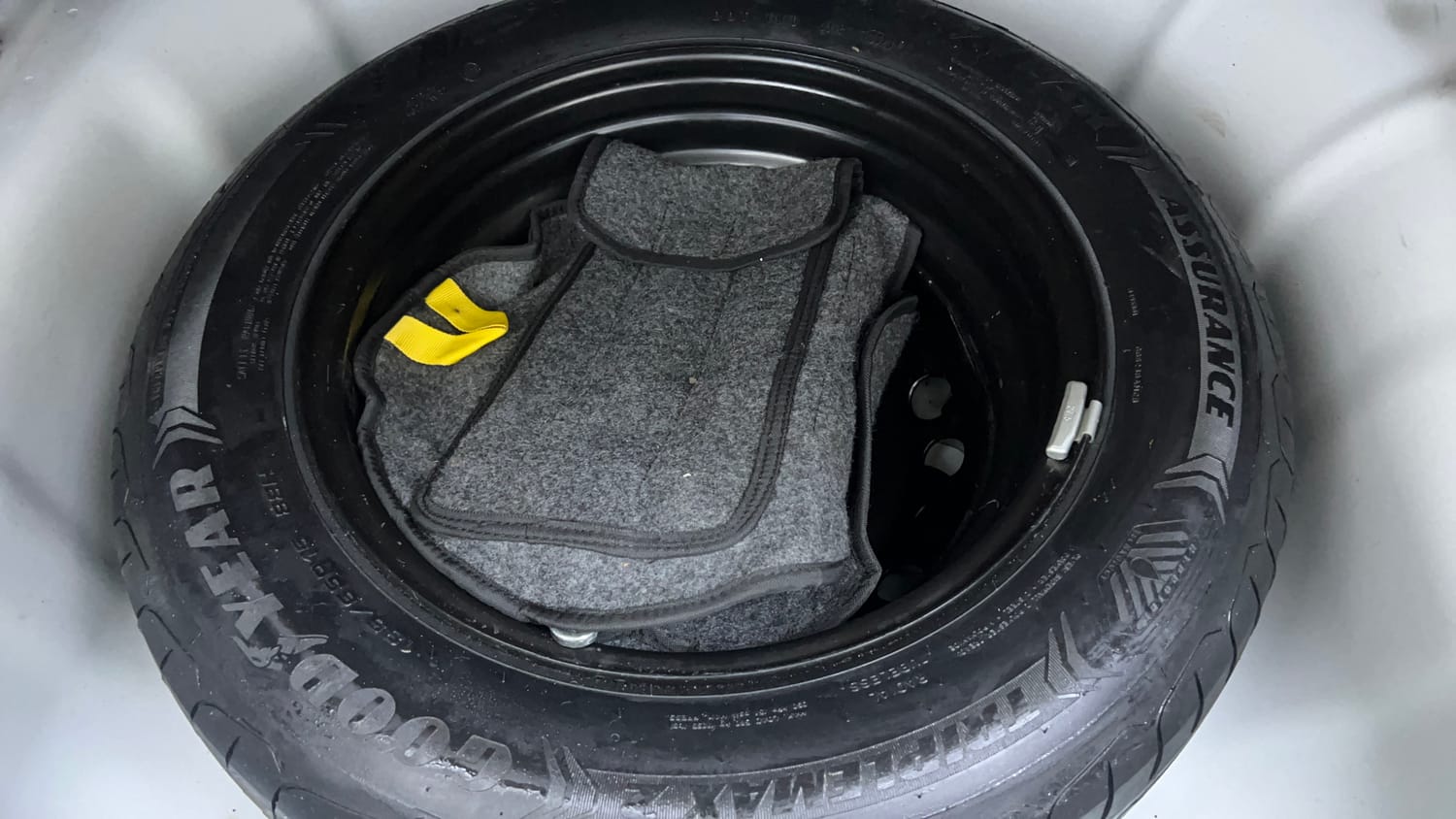 Used 2023 Hyundai Verna SX (O) 1.5 Petrol IVT Petrol Automatic tyres SPARE TYRE VIEW