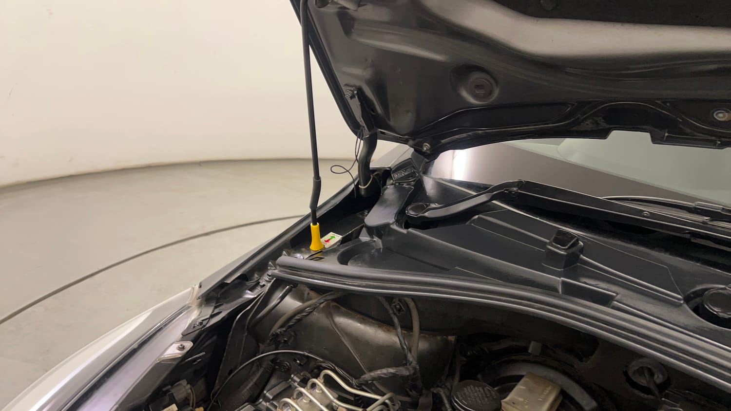 Used 2022 Tata Tiago XZ Plus CNG Cng Manual engine ENGINE RIGHT SIDE HINGE & APRON VIEW