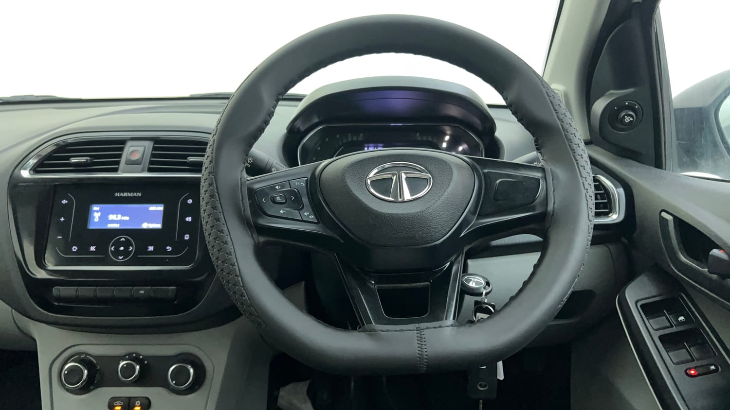 Used 2022 Tata Tiago XT CNG Cng Manual interior STEERING VIEW