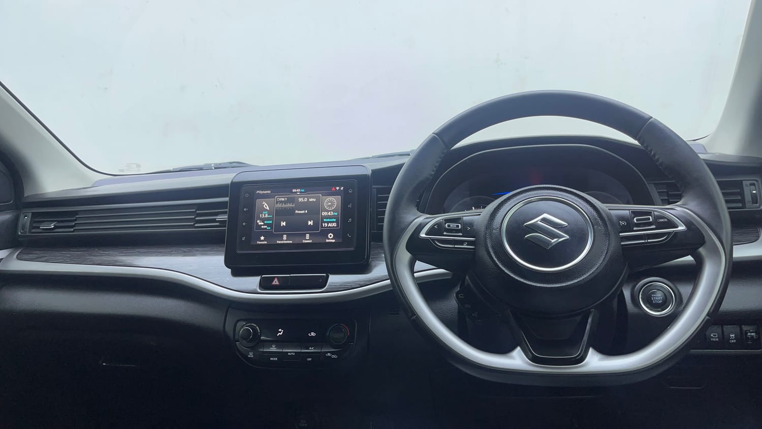 Used 2022 Maruti Suzuki XL6 Alpha MT Petrol Petrol Manual interior DASHBOARD VIEW