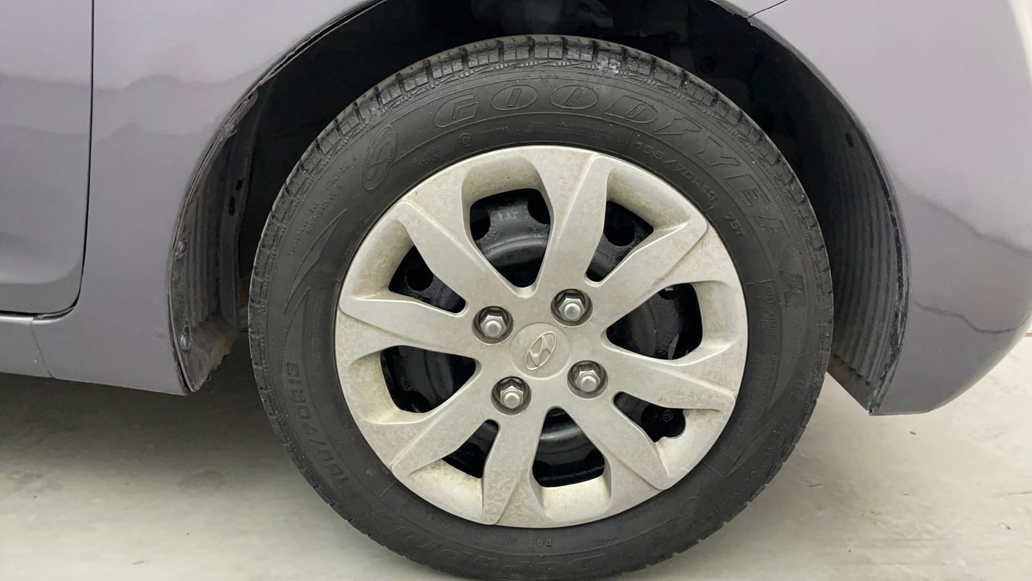 Used 2014 Hyundai Eon Magna Petrol Manual tyres RIGHT FRONT TYRE RIM VIEW