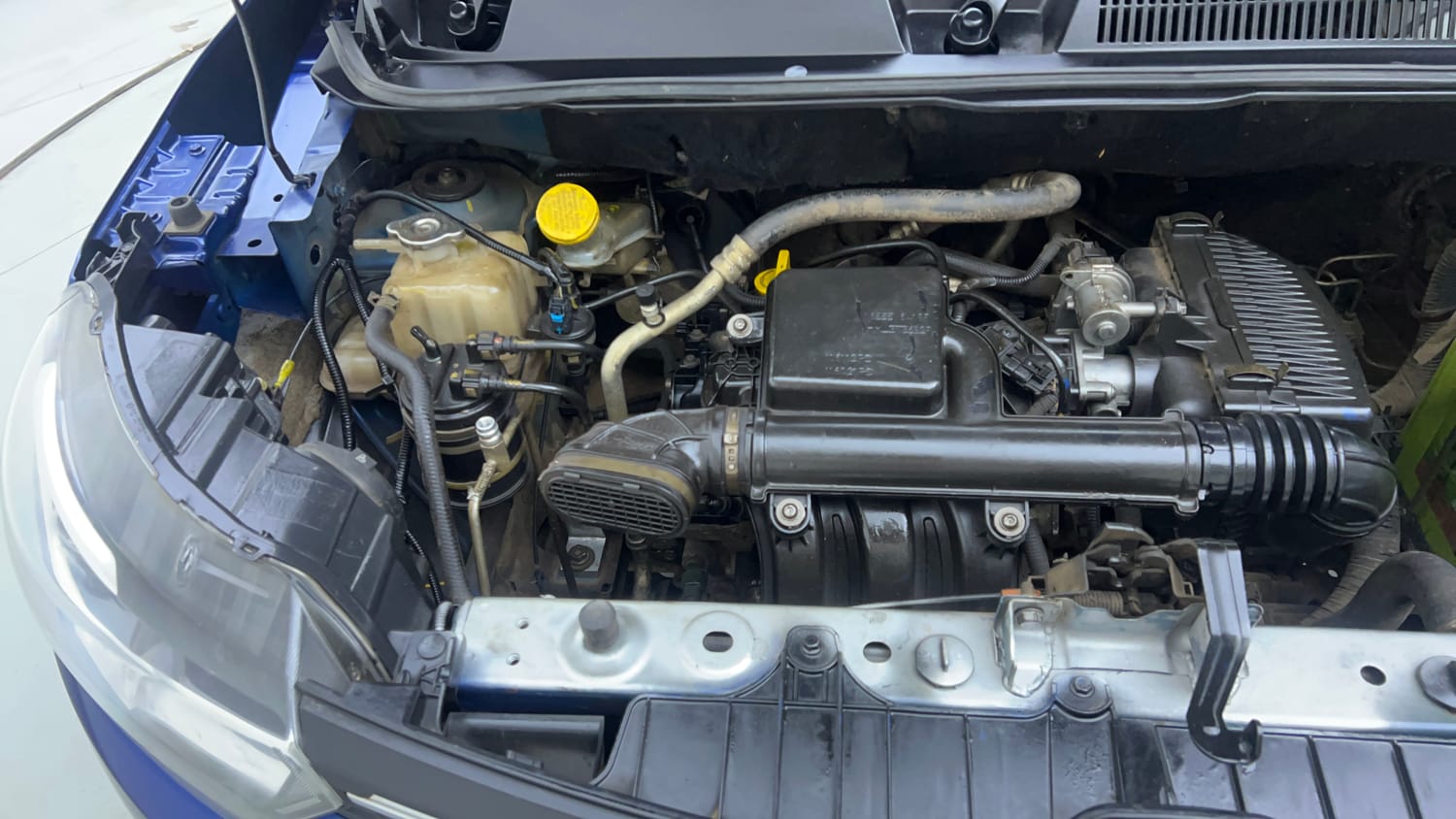 Used 2020 Renault Triber RXZ EASY-R AMT Petrol Automatic engine ENGINE RIGHT SIDE VIEW