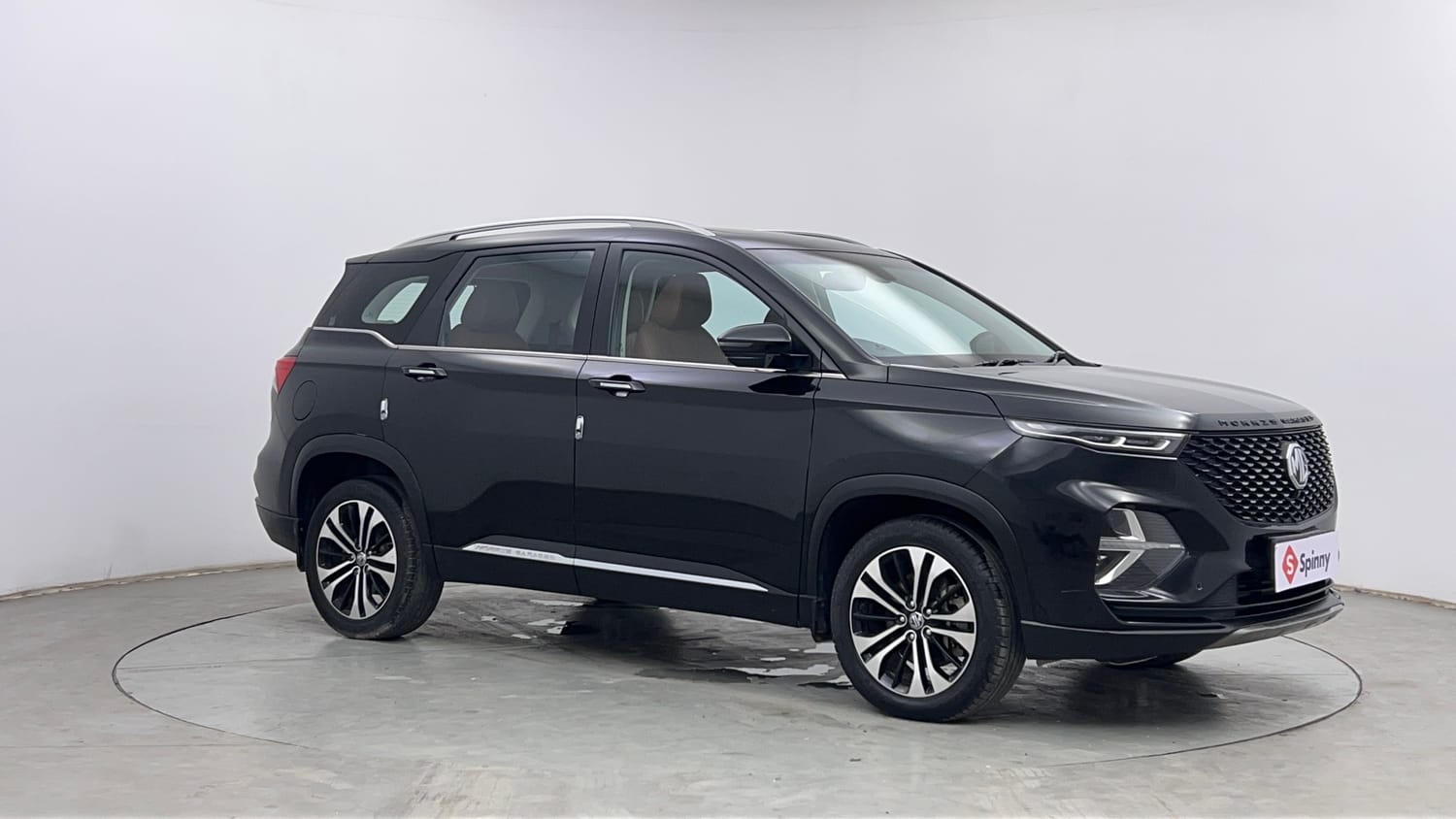 Used 2022 MG Motors Hector Plus Sharp 1.5 Petrol Turbo CVT 6-STR Petrol Automatic exterior RIGHT FRONT CORNER VIEW