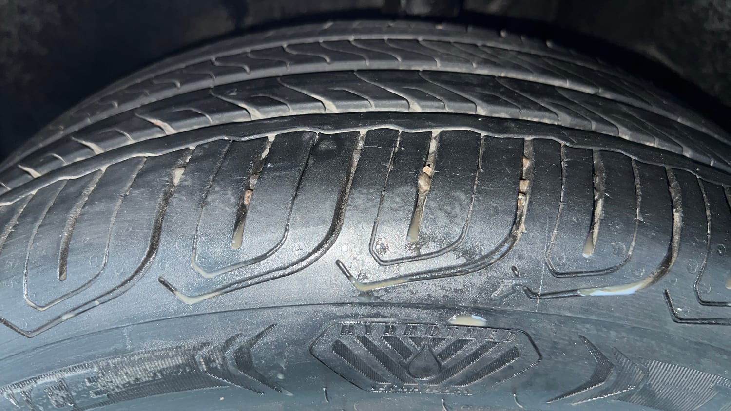 Used 2024 Tata Altroz XZ Petrol Petrol Manual tyres LEFT FRONT TYRE TREAD VIEW