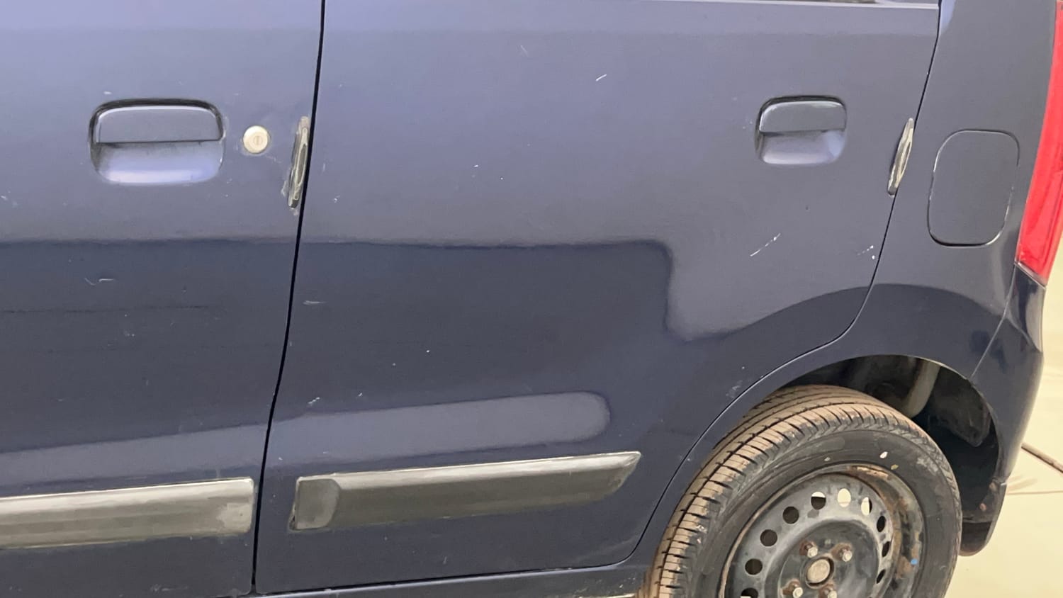 Used 2018 Maruti Suzuki Wagon R 1.0 VXI AMT Petrol Automatic dents MINOR SCRATCH