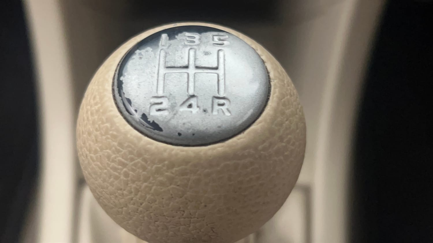 Used 2014 Maruti Suzuki Swift Dzire VXI Petrol Manual interior GEAR  KNOB VIEW
