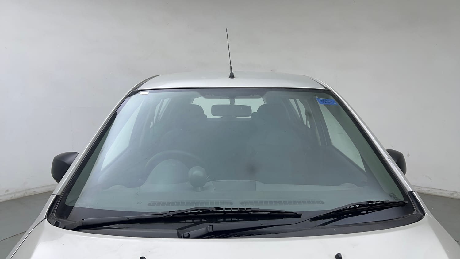 Used 2015 Maruti Suzuki Ritz Vxi BS-IV Petrol Manual exterior FRONT WINDSHIELD VIEW