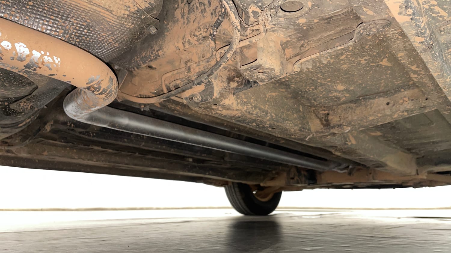 Used 2016 Maruti Suzuki Swift VDi (O) Diesel Manual extra REAR RIGHT UNDERBODY VIEW