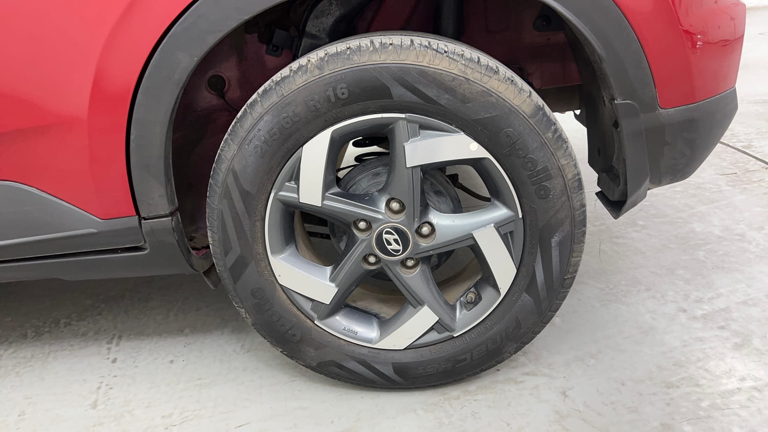 Used 2020 Hyundai Venue SX Plus 1.0 Turbo DCT Petrol Automatic tyres LEFT REAR TYRE RIM VIEW