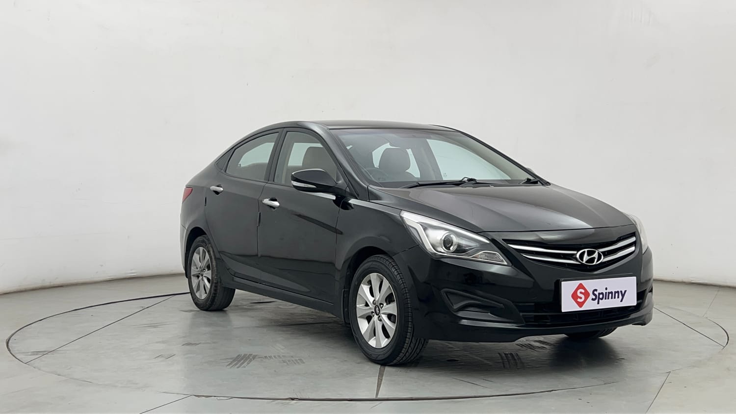 Used 2016 Hyundai Verna 1.6 VTVT S AT Petrol Automatic exterior RIGHT FRONT CORNER VIEW