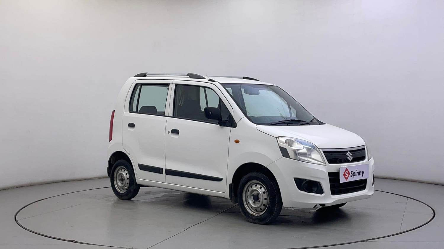 Used 2013 Maruti Suzuki Wagon R LXI Petrol Manual exterior RIGHT FRONT CORNER VIEW