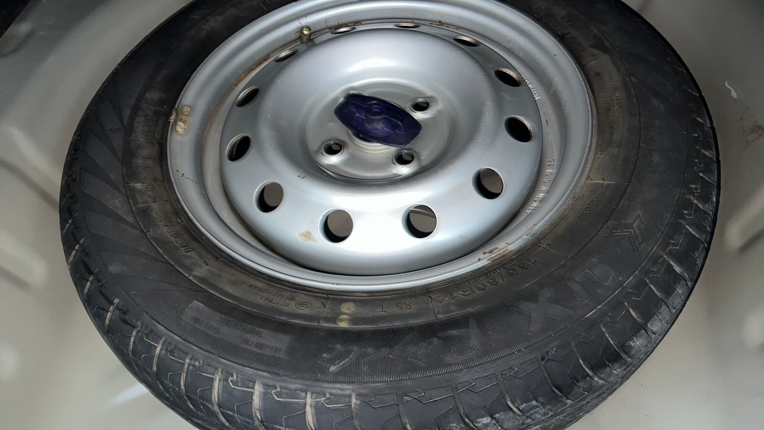 Used 2022 Maruti Suzuki Dzire LXi Petrol Manual tyres SPARE TYRE VIEW