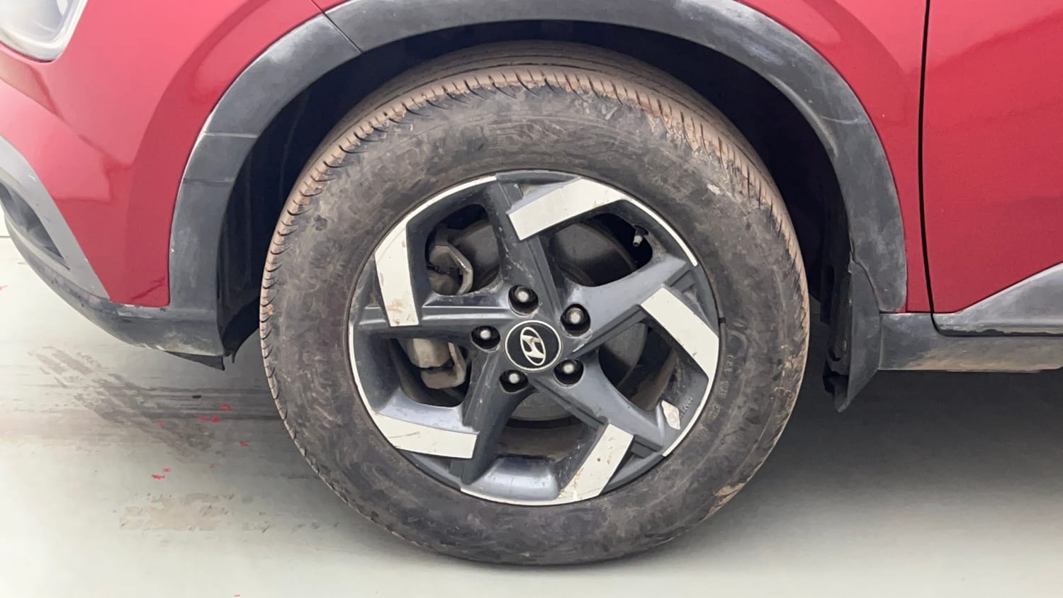 Used 2019 hyundai Venue SX 1.0 Turbo Petrol Petrol Manual tyres LEFT FRONT TYRE RIM VIEW