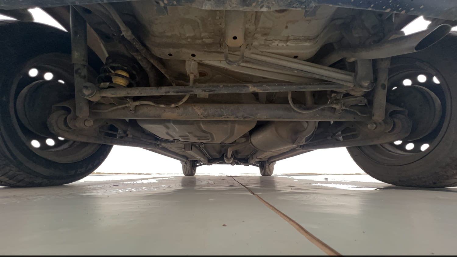 Used 2018 Maruti Suzuki Wagon R 1.0 VXI AMT Petrol Automatic extra REAR UNDERBODY VIEW (TAKEN FROM REAR)