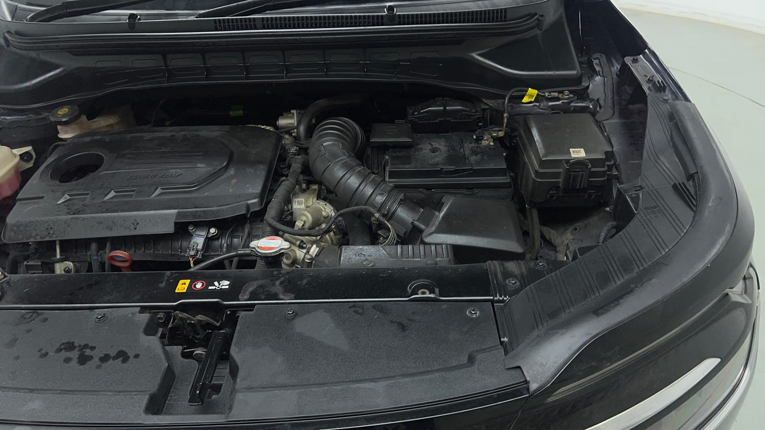 Used 2022 Kia Carens Luxury Plus 1.5 Diesel AT 7 STR Diesel Automatic engine ENGINE LEFT SIDE VIEW