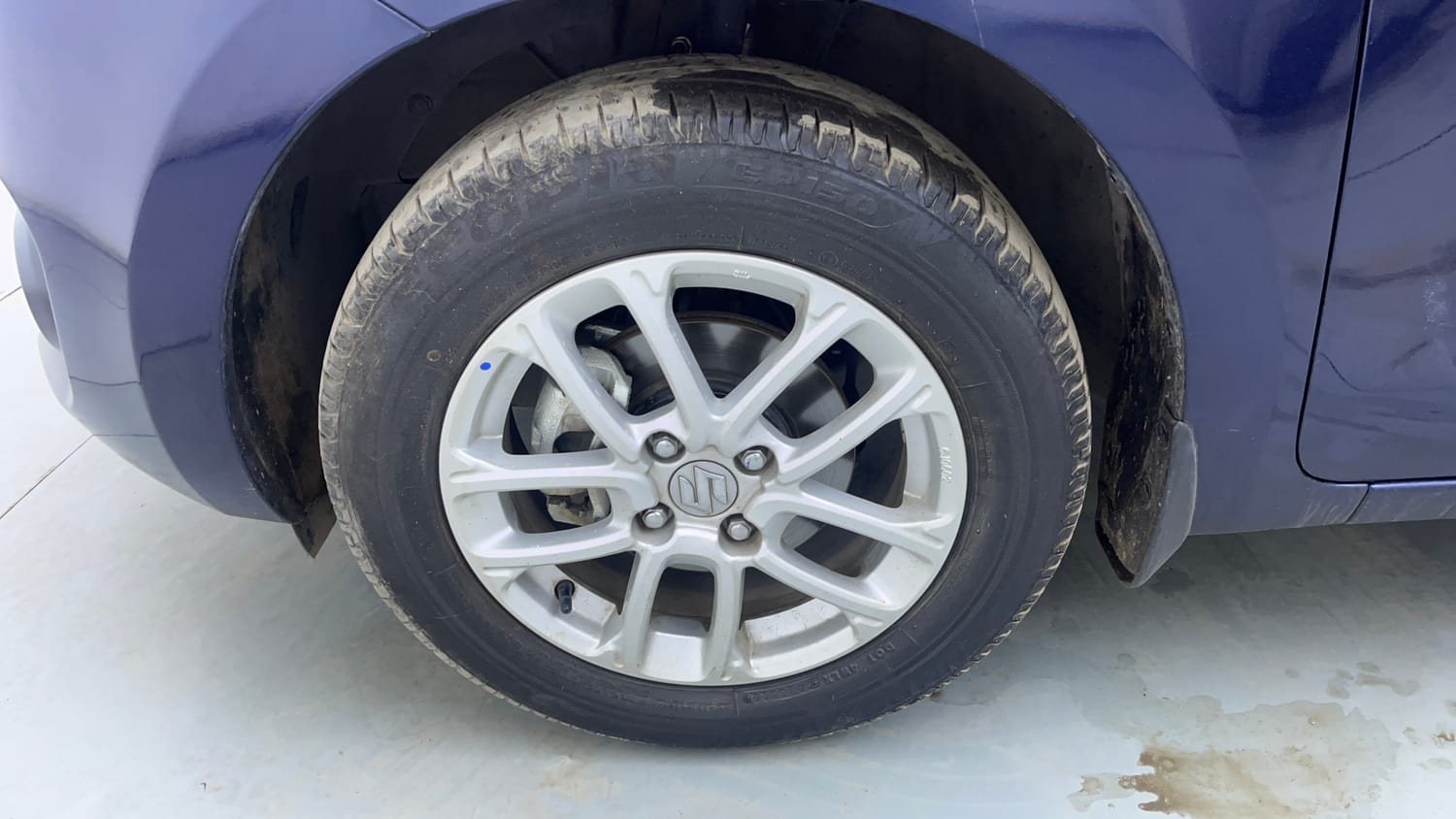 Used 2022 Maruti Suzuki Swift ZXi Petrol Manual tyres LEFT FRONT TYRE RIM VIEW