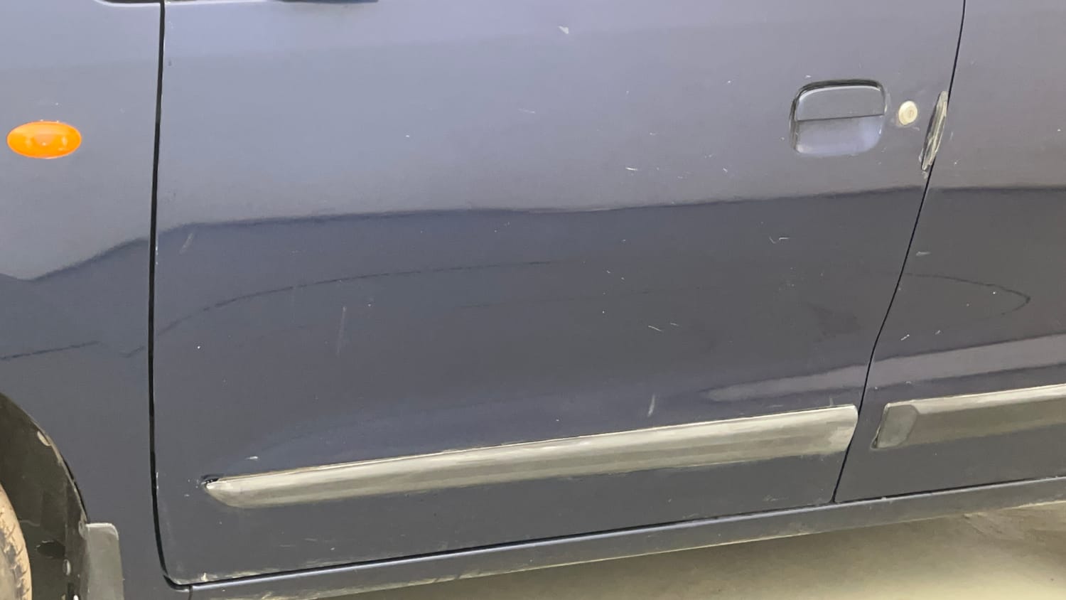 Used 2018 Maruti Suzuki Wagon R 1.0 VXI AMT Petrol Automatic dents MINOR DENT
