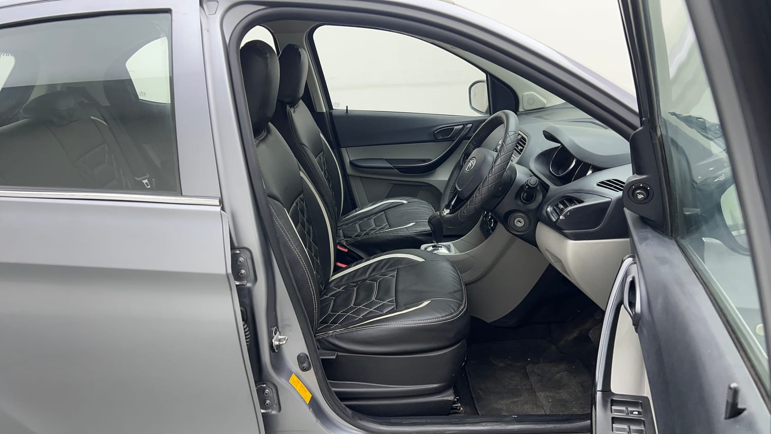 Used 2019 Tata Tiago Revotron XZA Petrol Automatic interior RIGHT SIDE FRONT DOOR CABIN VIEW